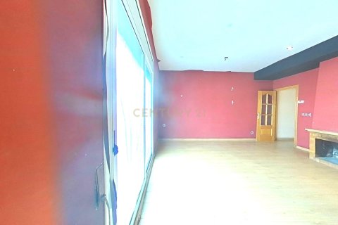 House for sale in Sabadell, Barcelona, Spain 3 bedrooms, 81 sq.m. No. 186483 - photo 4