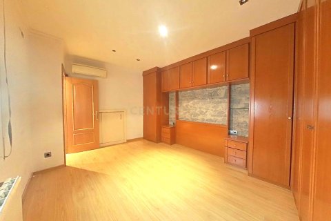 House for sale in Sabadell, Barcelona, Spain 3 bedrooms, 81 sq.m. No. 186483 - photo 20