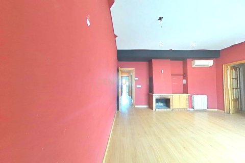 House for sale in Sabadell, Barcelona, Spain 3 bedrooms, 81 sq.m. No. 186483 - photo 2