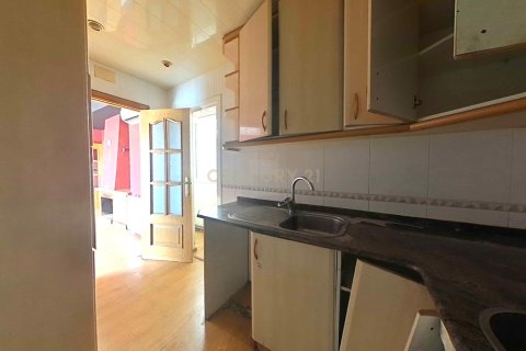 House for sale in Sabadell, Barcelona, Spain 3 bedrooms, 81 sq.m. No. 186483 - photo 11