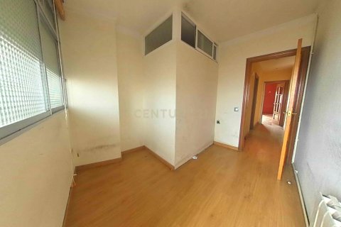 House for sale in Sabadell, Barcelona, Spain 3 bedrooms, 81 sq.m. No. 186483 - photo 28