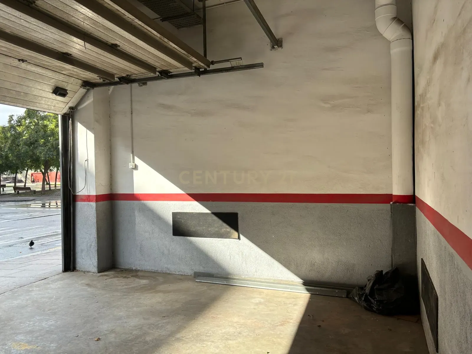 Garage a Sant Joan Despi, Barcelona, Spagna 20 mq. N° 186481