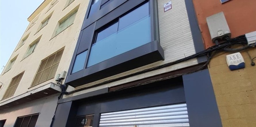 Huoneisto Mataro, Barcelona, Espanja 97 m2 No. 186703
