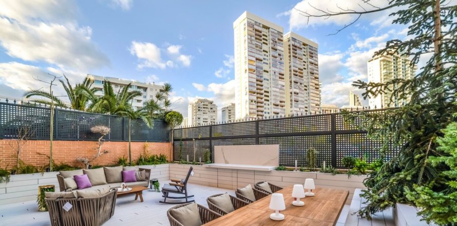 Lägenhet i Villajoyosa, Alicante, Spanien 2 sovrum, 200 kvm. Nr. 142973