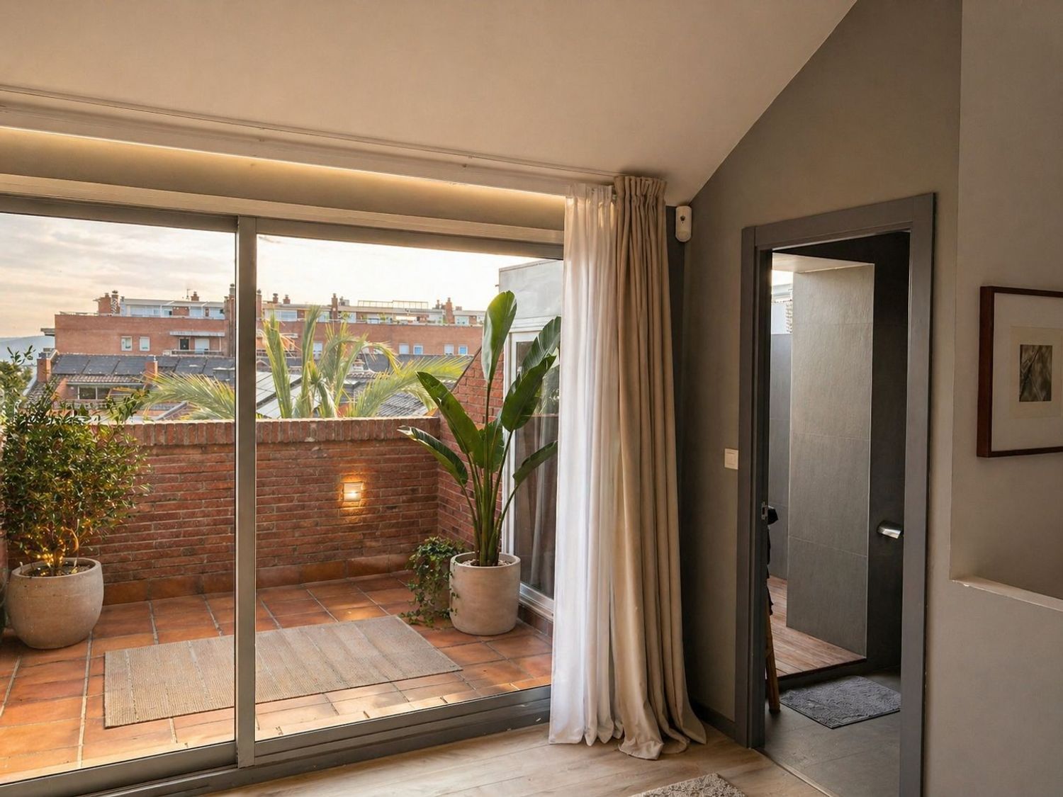 Hus i Esplugues de Llobregat, Barcelona, Spanien 5 sovrum, 354 kvm. Nr. 184606