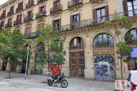 Liikekiinteistö Barcelona, Espanja 587 m2 No. 184610