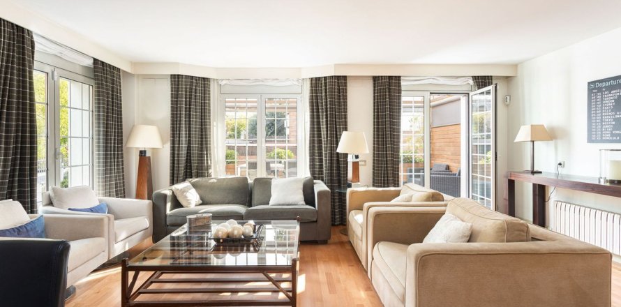 Casa a Esplugues de Llobregat, Barcelona, Spagna 4 camere da letto, 262 mq. N° 184607