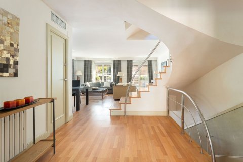 Casa in vendita a Esplugues de Llobregat, Barcelona, Spagna 4 camere da letto, 262 mq. N° 184607 - foto 9