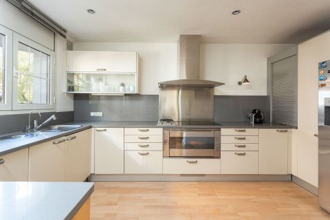 Casa in vendita a Esplugues de Llobregat, Barcelona, Spagna 4 camere da letto, 262 mq. N° 184607 - foto 12