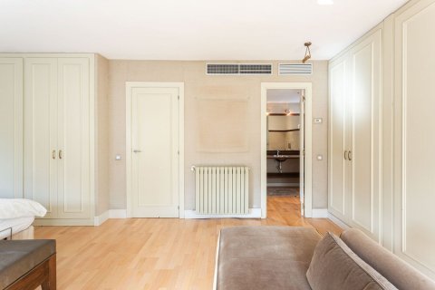 Casa in vendita a Esplugues de Llobregat, Barcelona, Spagna 4 camere da letto, 262 mq. N° 184607 - foto 19