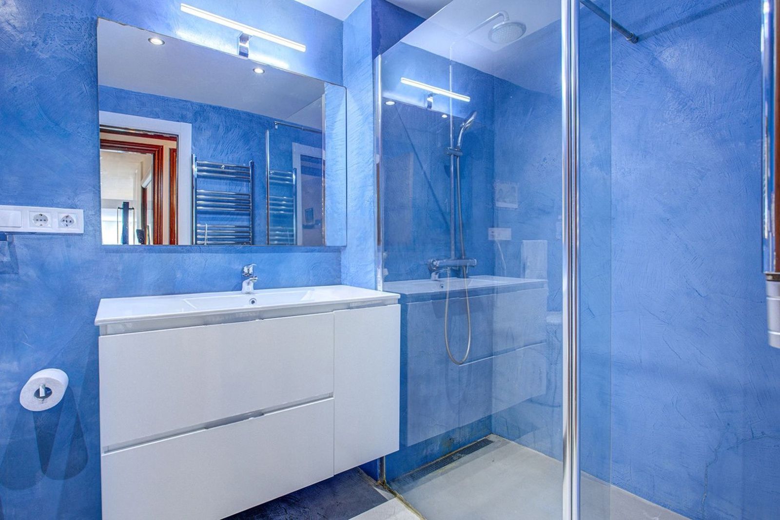 Apartment à Barcelona, Espagne 4 chambres, 130 m2 No. 184611