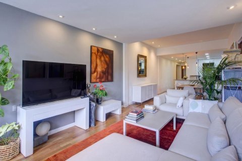 Huoneisto Barcelona, Espanja 4 makuuhuonetta, 130 m2 No. 184611