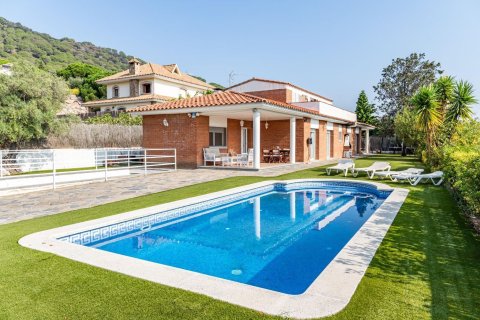 Talo Argentona, Barcelona, Espanja 6 makuuhuonetta, 510 m2 No. 184609