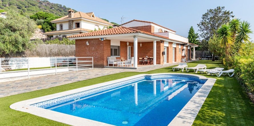 House in Argentona, Barcelona, Spanien 6 Schlafzimmer, 510 m2 Nr. 184609