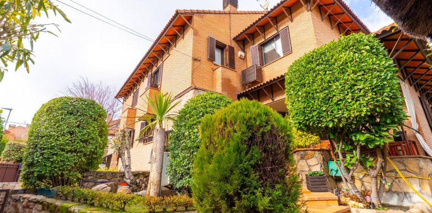 Dom w Madrid, Hiszpania 6 sypialni, 410 mkw. nr 150053