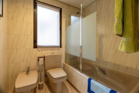 Dom w Madrid, Hiszpania 6 sypialni, 410 mkw. nr 150053 – zdjęcie 27