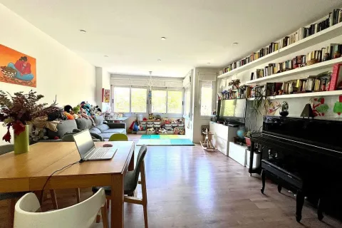 Apartamento en venta en Barcelona, España 3 dormitorios, 109 m2 No. 140872 - foto 1