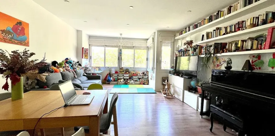 Apartamento en Barcelona, España 3 dormitorios, 109 m2 No. 140872