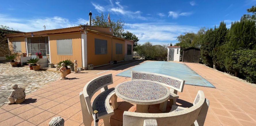 Villa a Guardamar del Segura, Alicante, Spagna 3 camere da letto, 180 mq. N° 147371