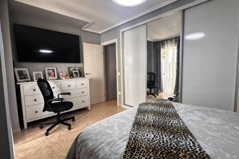Apartment for sale in Torrevieja, Alicante, Spain 3 bedrooms, 94 sq.m. No. 167996 - photo 13
