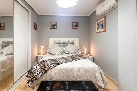 Apartment for sale in Torrevieja, Alicante, Spain 3 bedrooms, 94 sq.m. No. 167996 - photo 10