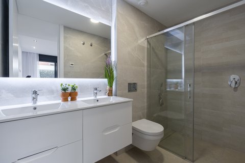 Bungalow w Benidorm, Alicante, Hiszpania 2 sypialnie, 208 mkw. nr 152156 – zdjęcie 18