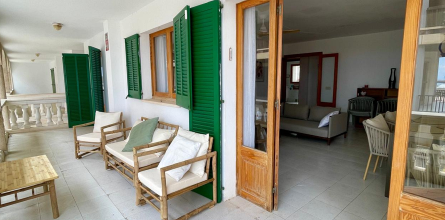 Apartment in Colonia De Sant Jordi, Mallorca, Spain 3 bedrooms, 114 sq.m. No. 167689