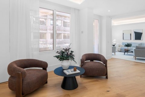 Apartment à vendre Madrid, Espagne, 5 chambres, 339 m2 No. 107862 - photo 2