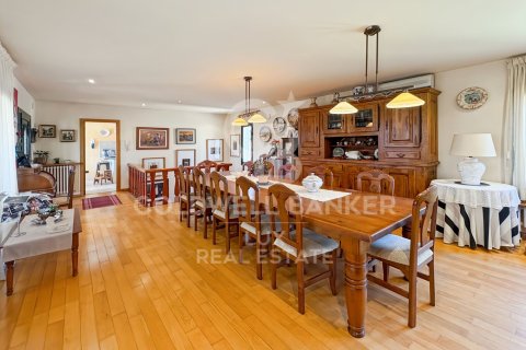 Villa in vendita a Empuriabrava, Girona, Spagna 4 camere da letto, 372 mq. N° 158844 - foto 7