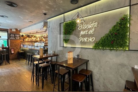 Cafe / restaurant à vendre à Sants-Montjuic, Barcelona, Espagne, 64 m2 No. 154919 - photo 3