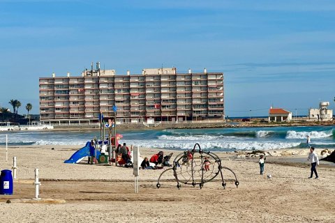 Lägenhet till salu i Torrevieja, Alicante, Spanien 3 sovrum, 117 kvm. Nr. 146968 - foto 13