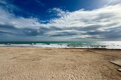 Lägenhet till salu i Torrevieja, Alicante, Spanien 3 sovrum, 117 kvm. Nr. 146968 - foto 22