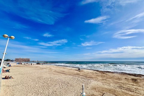 Lägenhet till salu i Torrevieja, Alicante, Spanien 3 sovrum, 117 kvm. Nr. 146968 - foto 14