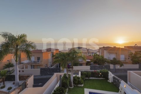 Villa for sale in Tenerife, Spain 4 bedrooms, 329 sq.m. No. 146969 - photo 6