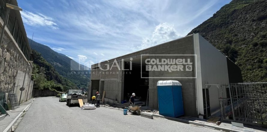 Propiedad comercial en Principado De Andorra (Ninguna Poblacion Tiene C.P.), Lérida, España 310 m2 No. 160461