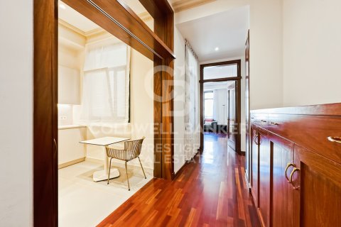 Lägenhet för uthyrning i Barcelona, Spanien 2 sovrum, 118 kvm. Nr. 160466 - foto 19