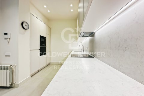 Lägenhet för uthyrning i Barcelona, Spanien 2 sovrum, 118 kvm. Nr. 160466 - foto 12