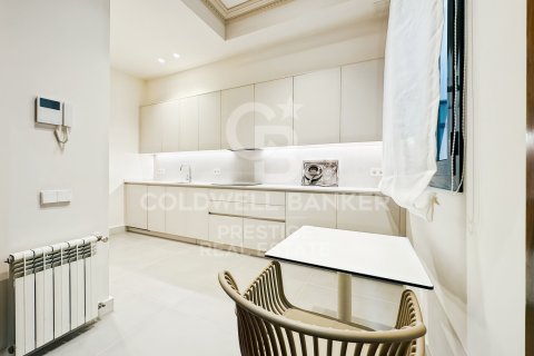 Lägenhet för uthyrning i Barcelona, Spanien 2 sovrum, 118 kvm. Nr. 160466 - foto 9