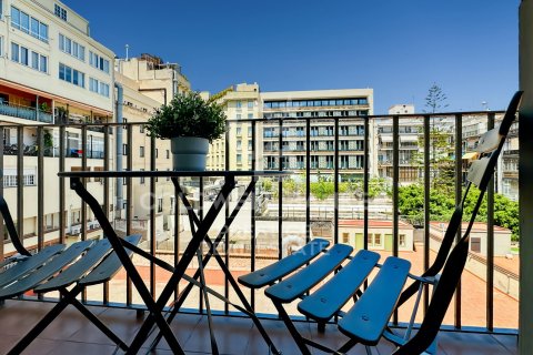 Apartment à Barcelona, Espagne 2 chambres, 118 m2 No. 160466
