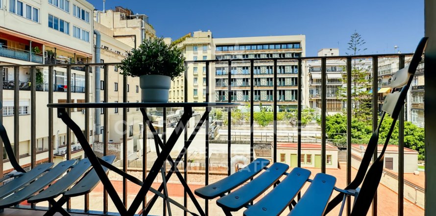 Lägenhet i Barcelona, Spanien 2 sovrum, 118 kvm. Nr. 160466