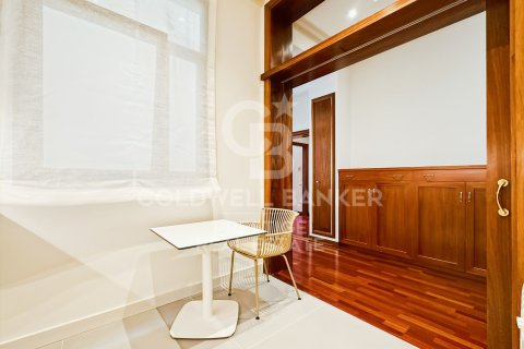 Lägenhet för uthyrning i Barcelona, Spanien 2 sovrum, 118 kvm. Nr. 160466 - foto 23