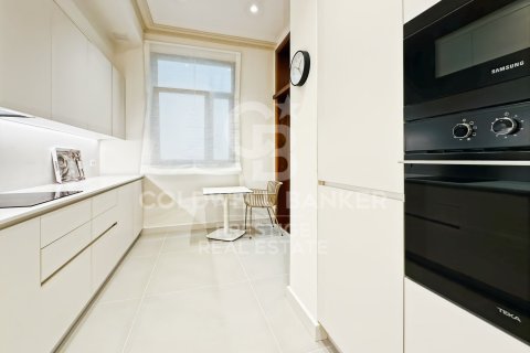 Lägenhet för uthyrning i Barcelona, Spanien 2 sovrum, 118 kvm. Nr. 160466 - foto 8