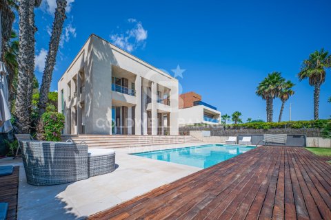 House à Gava, Barcelona, Espagne 6 chambres, 800 m2 No. 160465