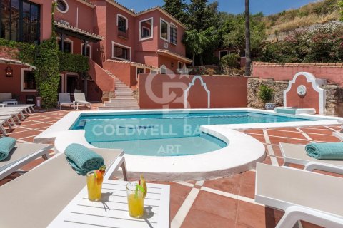 Villa for rent in Benahavis, Malaga, Spain 12 bedrooms, 1058 sq.m. No. 160467 - photo 3