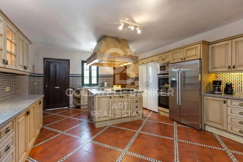 Villa for rent in Benahavis, Malaga, Spain 12 bedrooms, 1058 sq.m. No. 160467 - photo 14