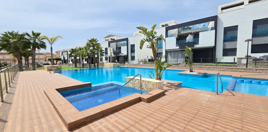 Villa in Alicante, Spain 2 bedrooms, No. 168162