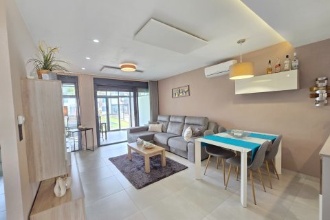 Villa for sale in Alicante, Spain 2 bedrooms, No. 168162 - photo 4