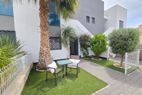 Villa for sale in Alicante, Spain 2 bedrooms, No. 168162 - photo 2