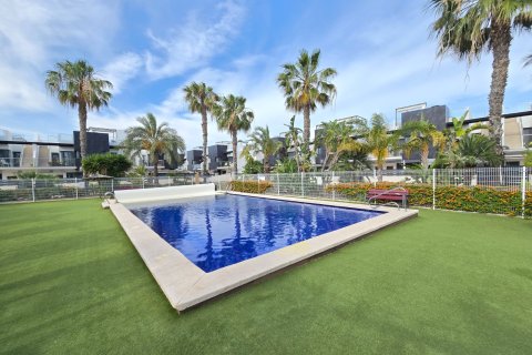 Villa for sale in Alicante, Spain 2 bedrooms, No. 168160 - photo 24