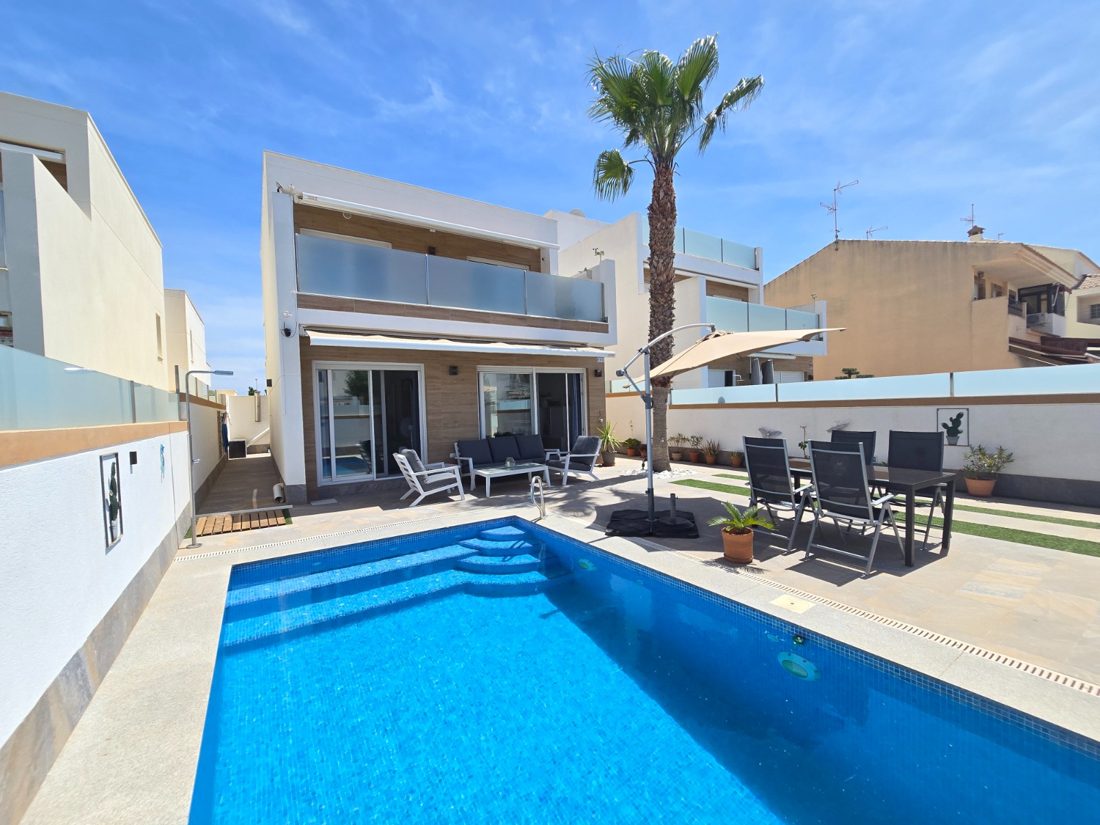 Villa en Alicante, España 3 dormitorios, 111 m2 No. 168161